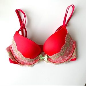 Victoria’s Secret Very Sexy push up bra